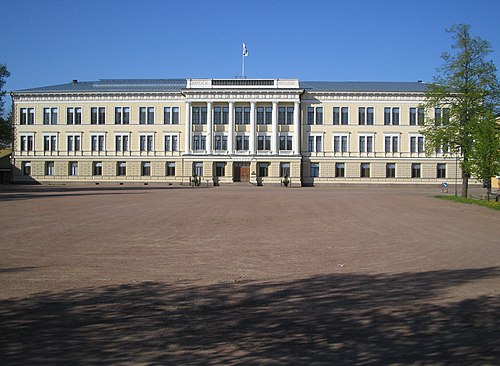 Main_building_of_the_reserve_officers_school